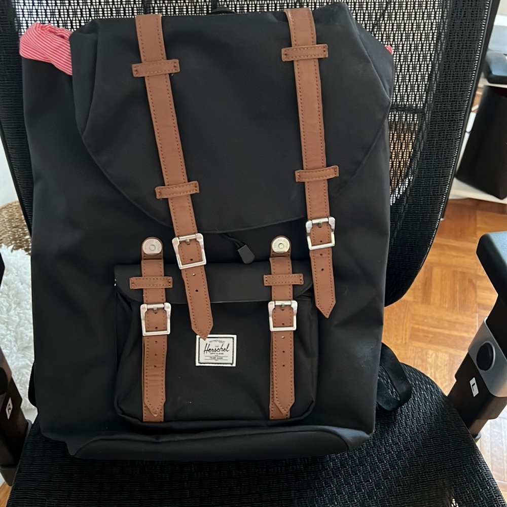 Herschel backpack like new!